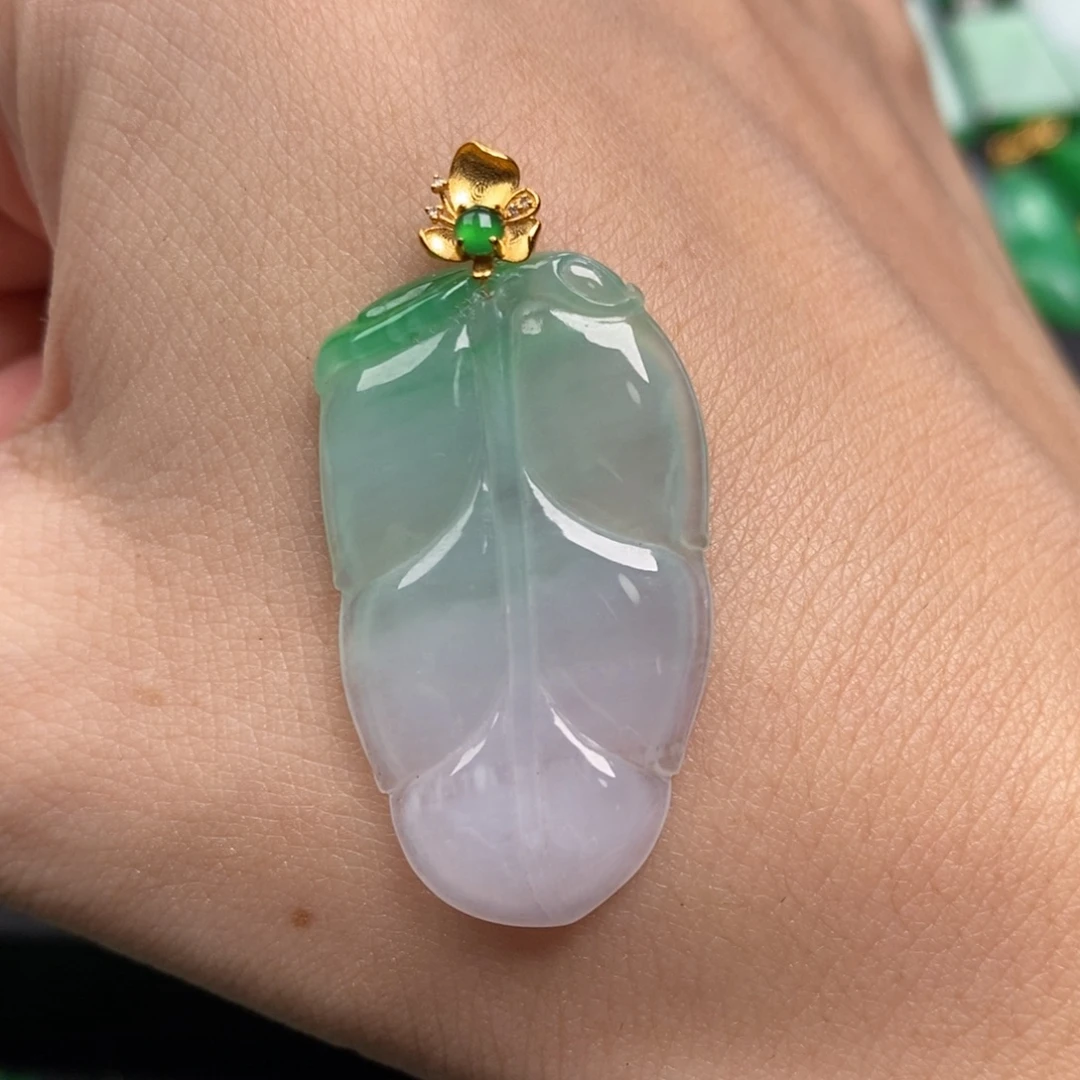 翡翠18K金镶嵌颈饰翡翠