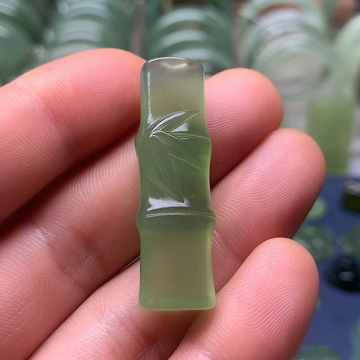 蛇纹石玉未镶嵌挂坠