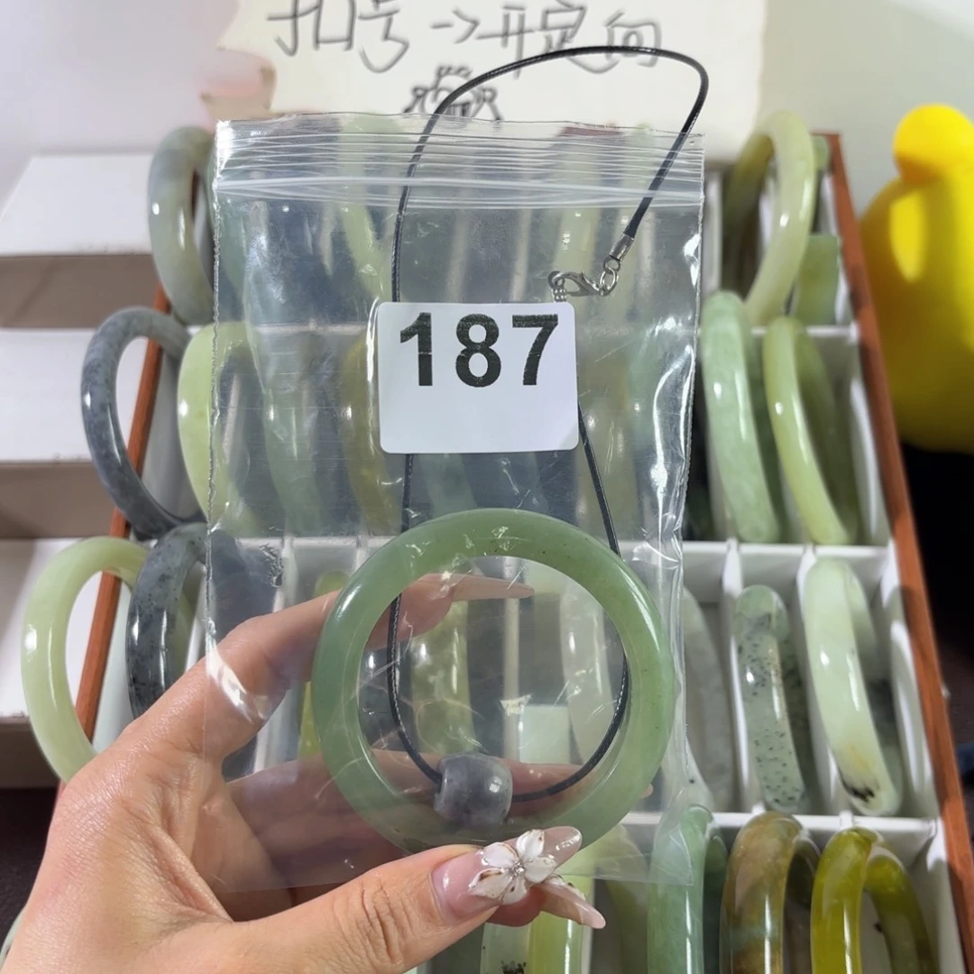 蛇纹石玉未镶嵌手镯一****?