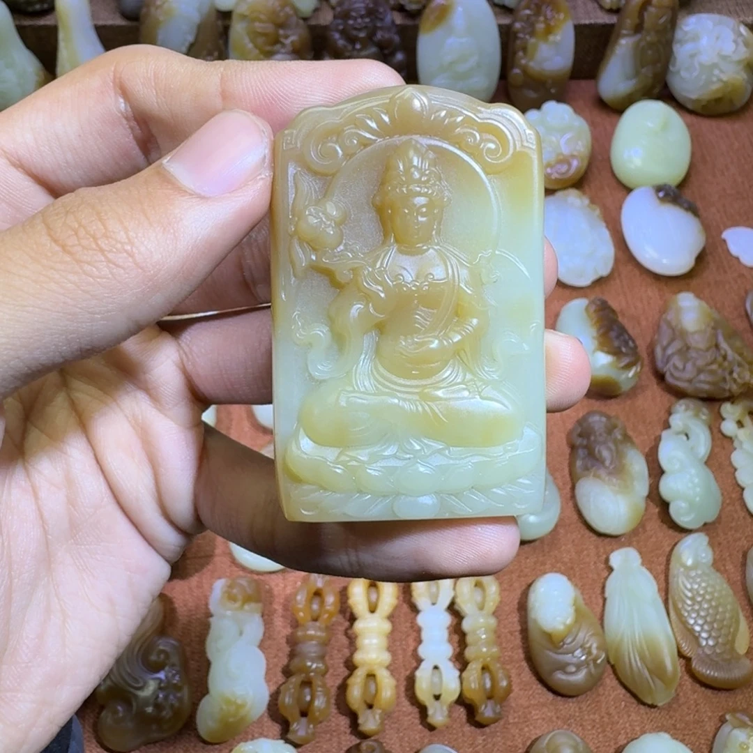 和田玉未镶嵌颈饰