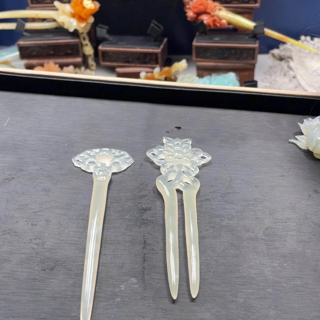 【闪购商品】未镶嵌岫玉发饰赫**瑜