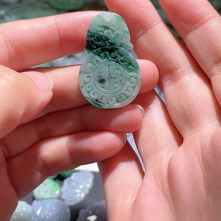 颈饰未镶嵌翡翠天