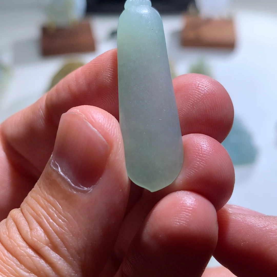 定制翡翠未镶嵌挂件