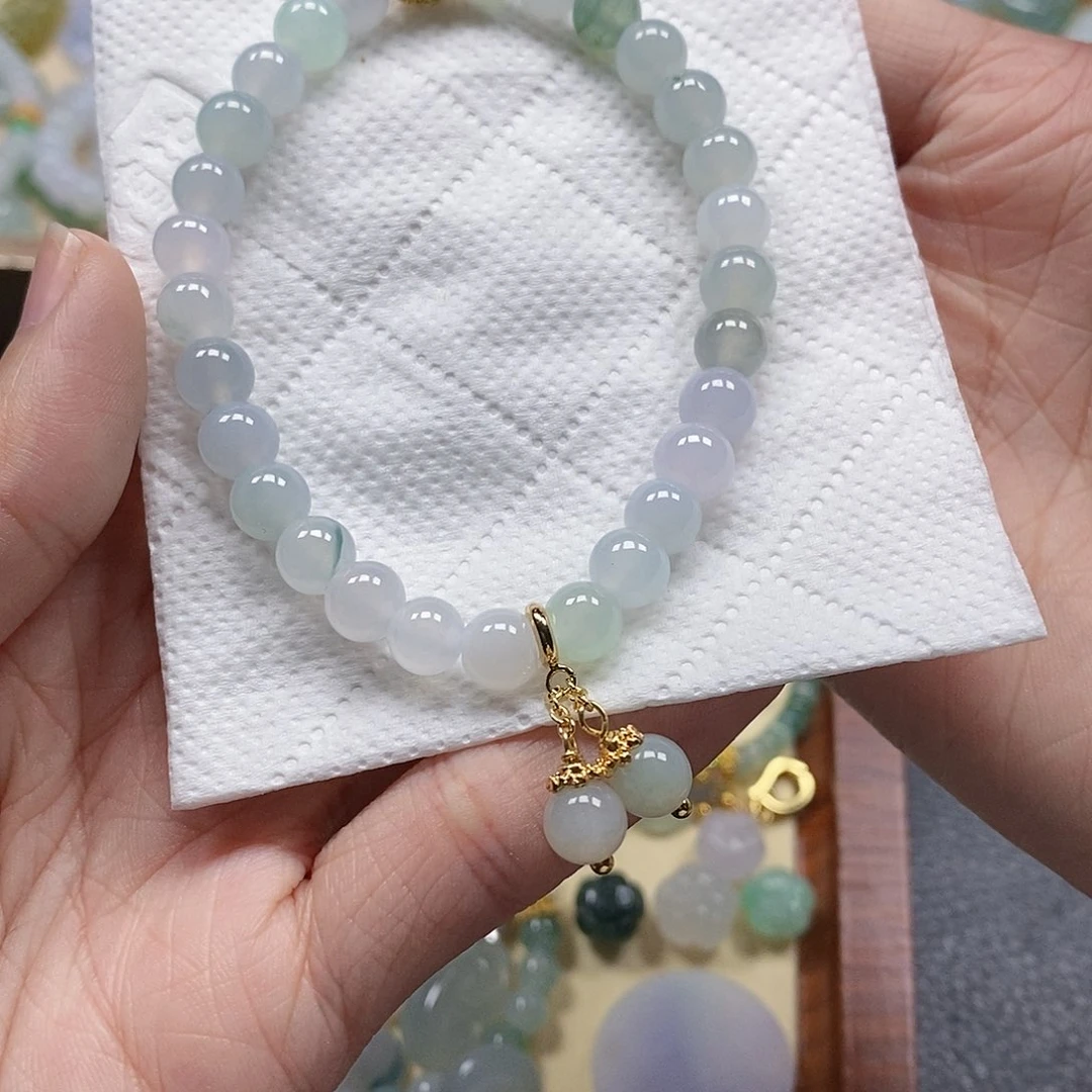 翡翠颈饰未镶嵌闪