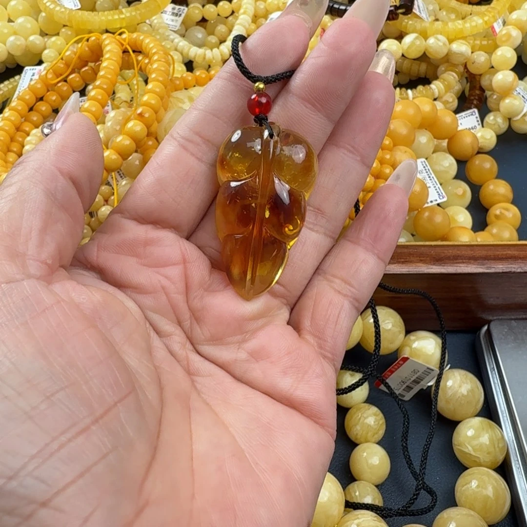 琥珀未镶嵌珠宝奇石