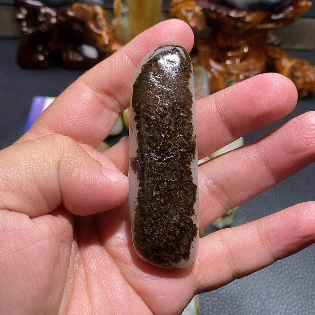 娃***爸和田玉未镶嵌颈饰