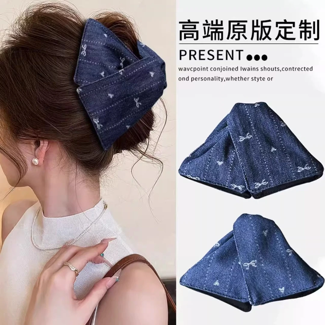 刺绣牛仔布三角赫本抓夹女2025新款高级感盘发夹后脑勺鲨鱼夹发饰