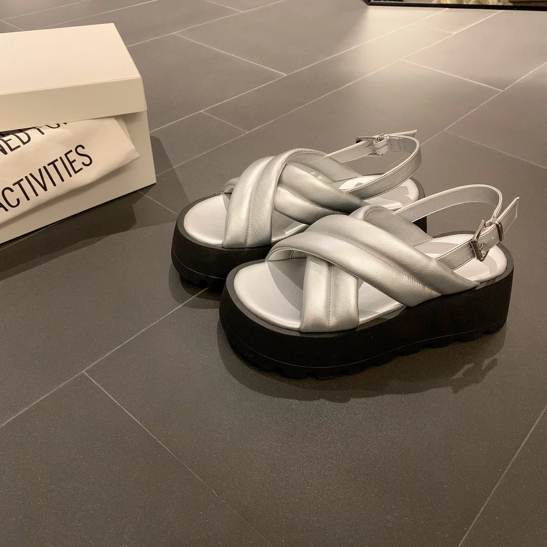 【年终钜惠】软噗噗~6cm交叉带露趾休闲厚底凉鞋女罗马E4209022