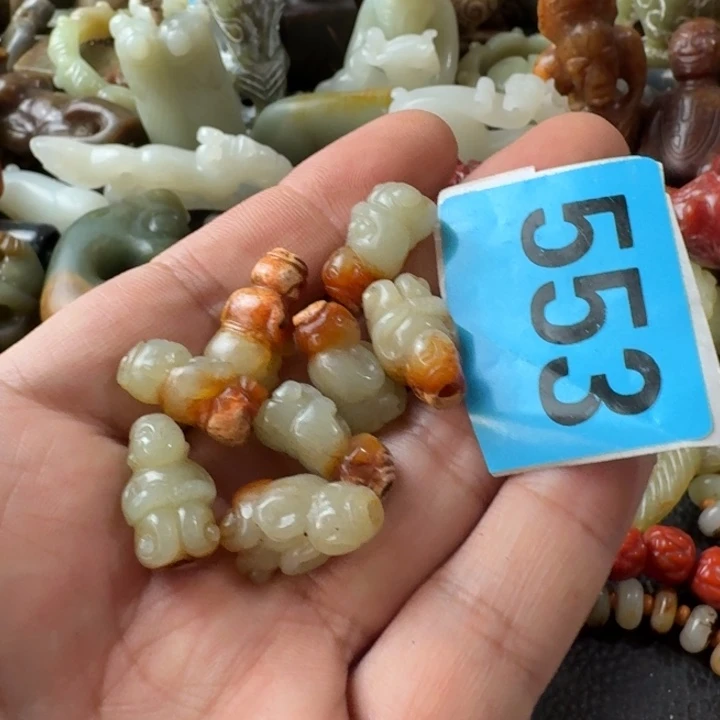 和田玉未镶嵌颈饰潇**树