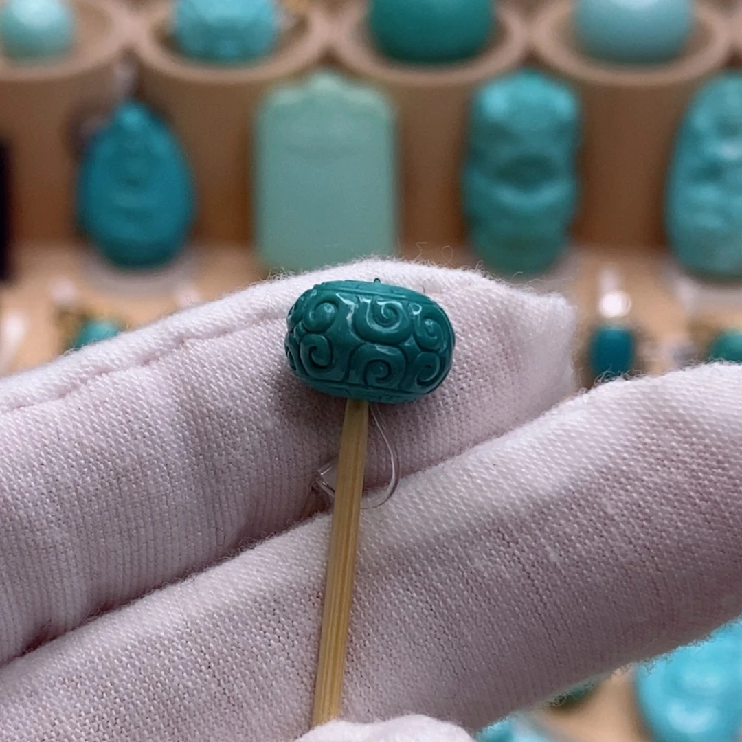 绿松石未镶嵌珠宝奇石