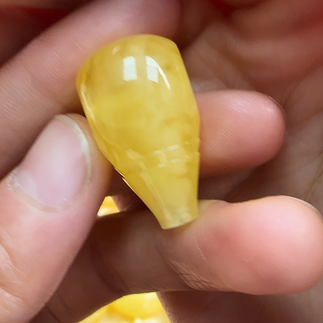 蜜蜡未镶嵌珠宝奇石