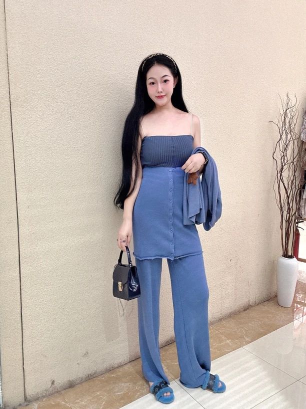 【金妮家小香风】雾蓝柔调高级感慵懒风拼色抹胸上衣搭配直筒裤套装