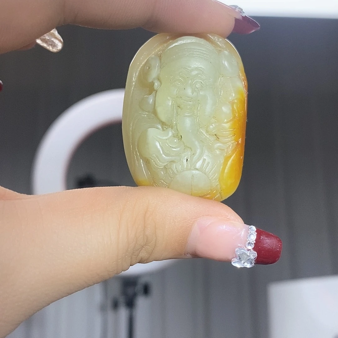 和田玉颈饰未镶嵌九**菊