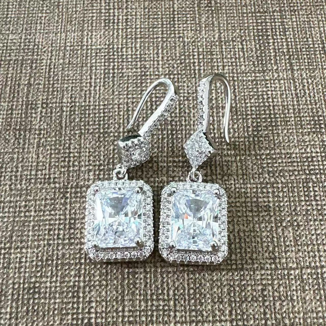 臻选耳饰 经典时尚百搭白色耳坠WDF1