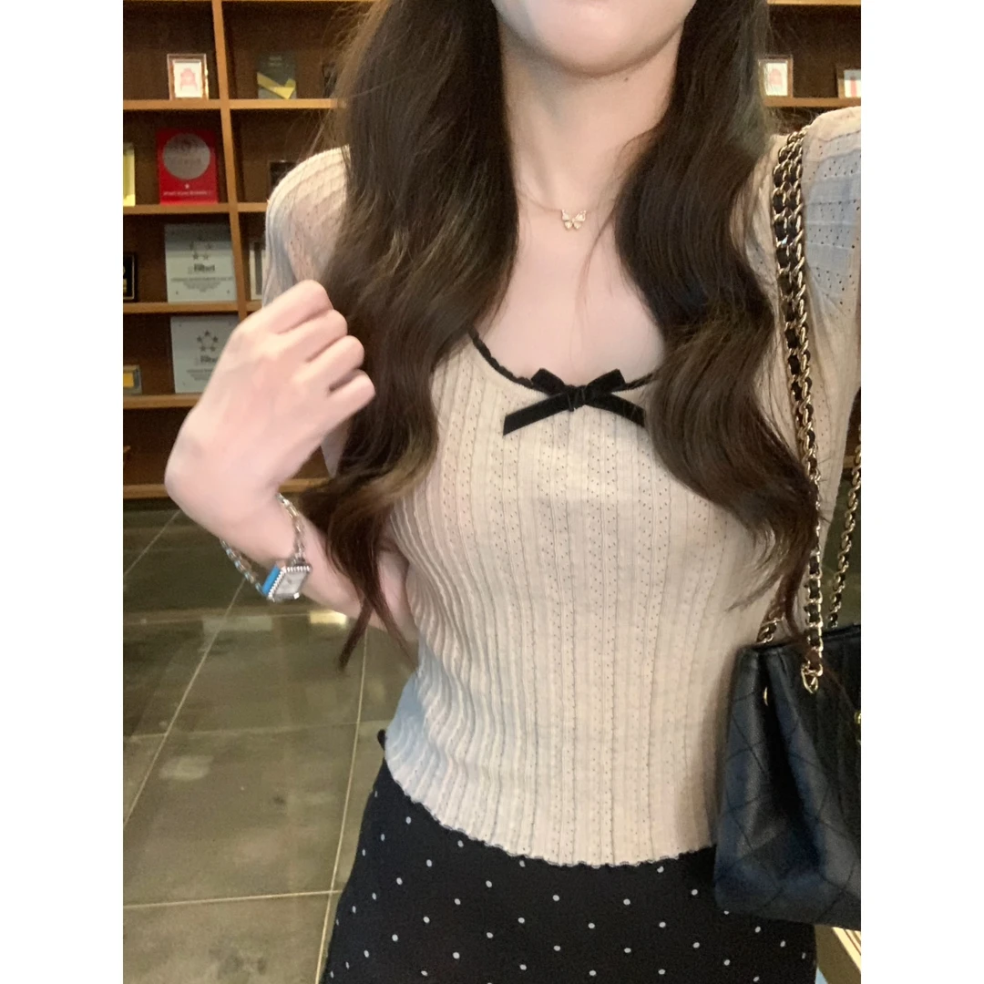 安安 复古小千金钩花竖纹撞色针织上衣