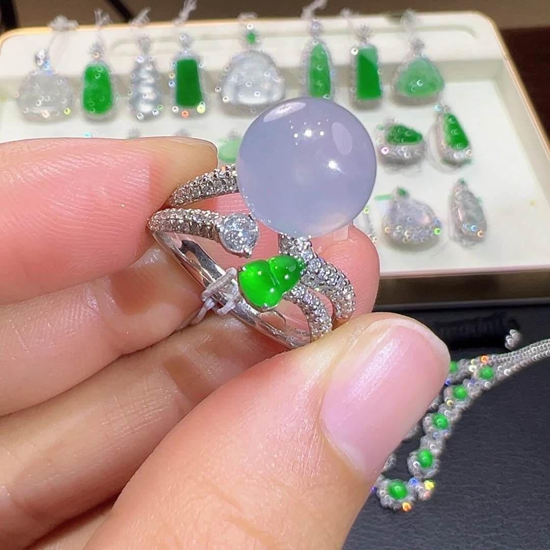 翡翠18K金镶嵌戒指