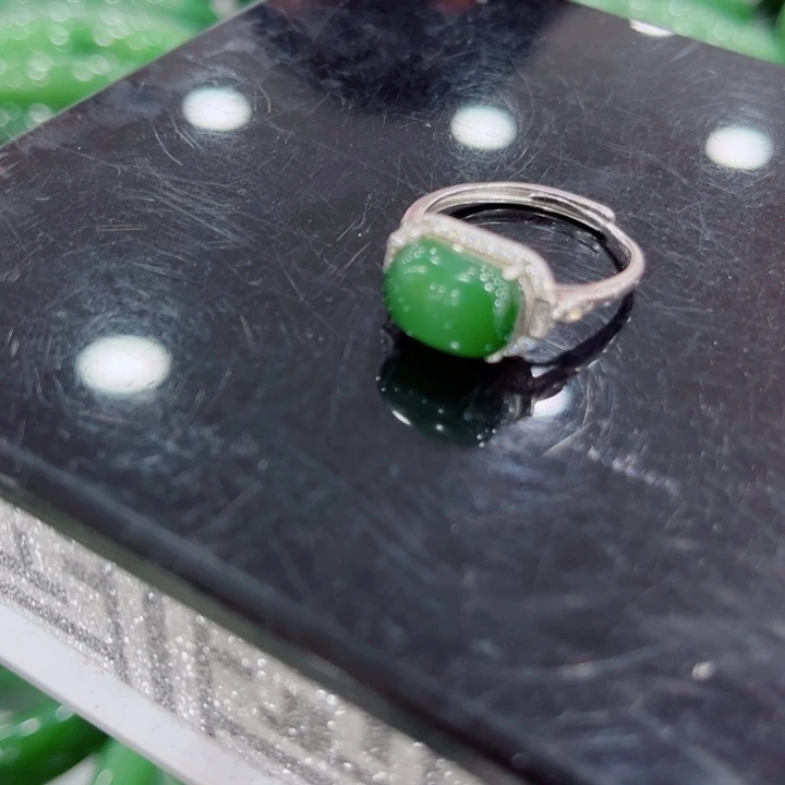 大***子和田玉戒指未镶嵌