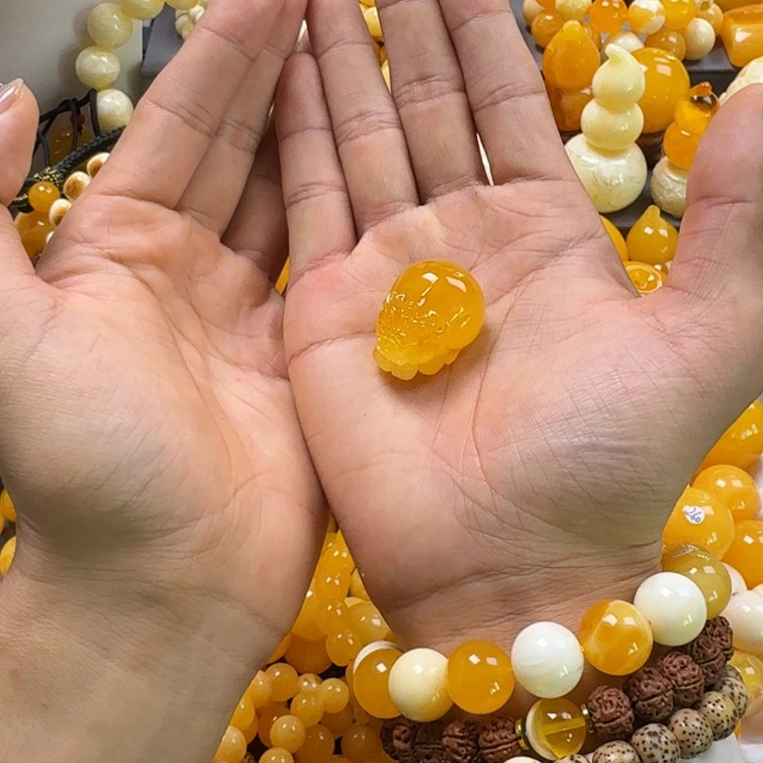 蜜蜡珠宝奇石未镶嵌