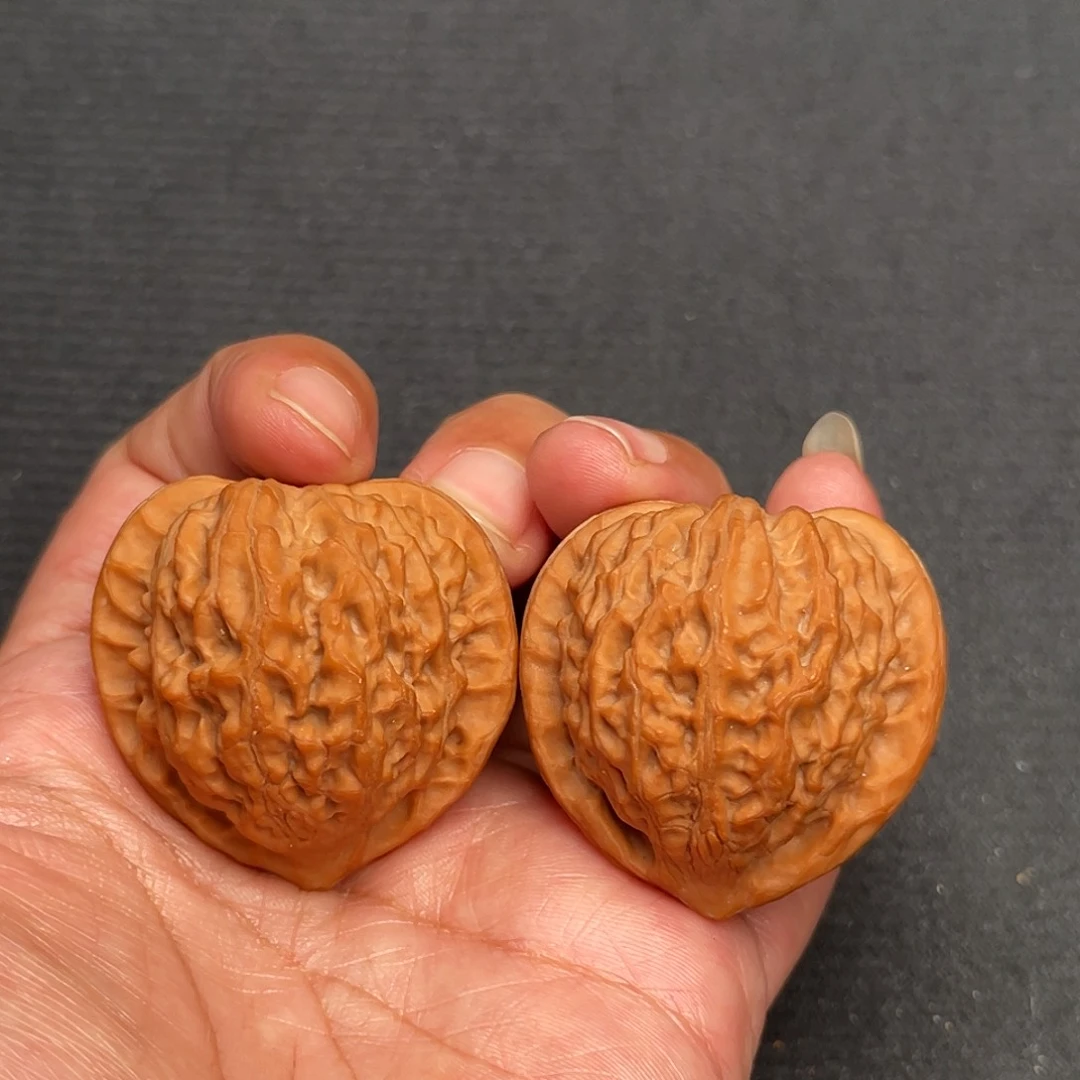 桃核把件38×36全品头茬金牛狮子头XM3510