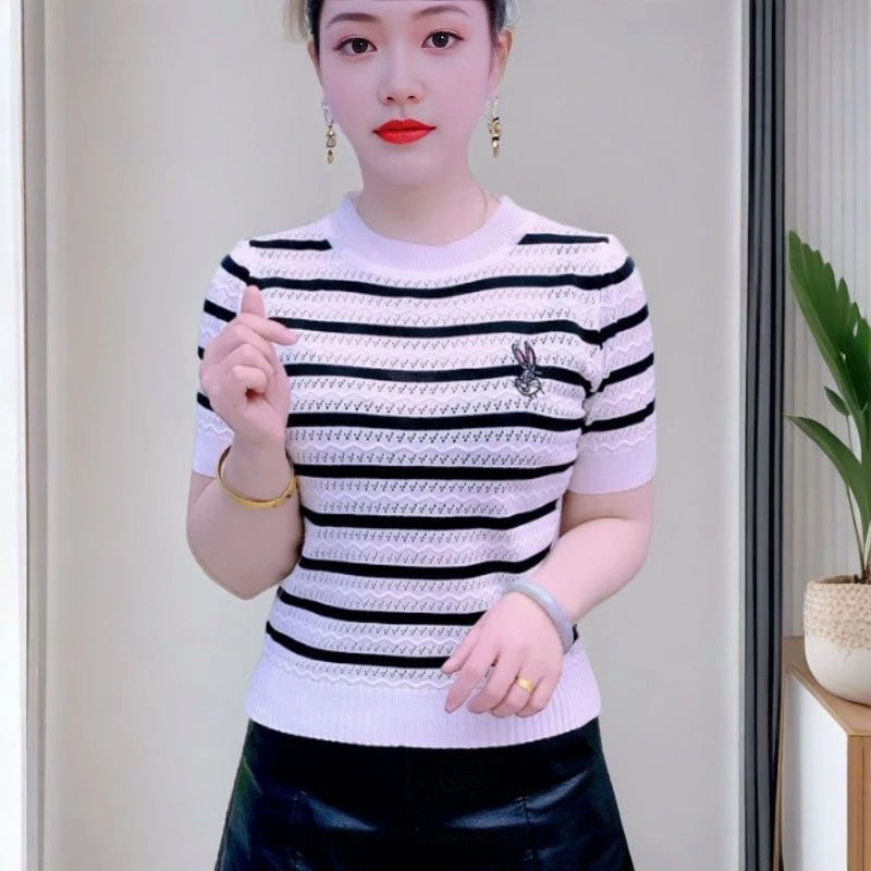 冰丝条纹短袖洋气镂空薄款夏季针织衫新款显瘦短款修身针织上衣女