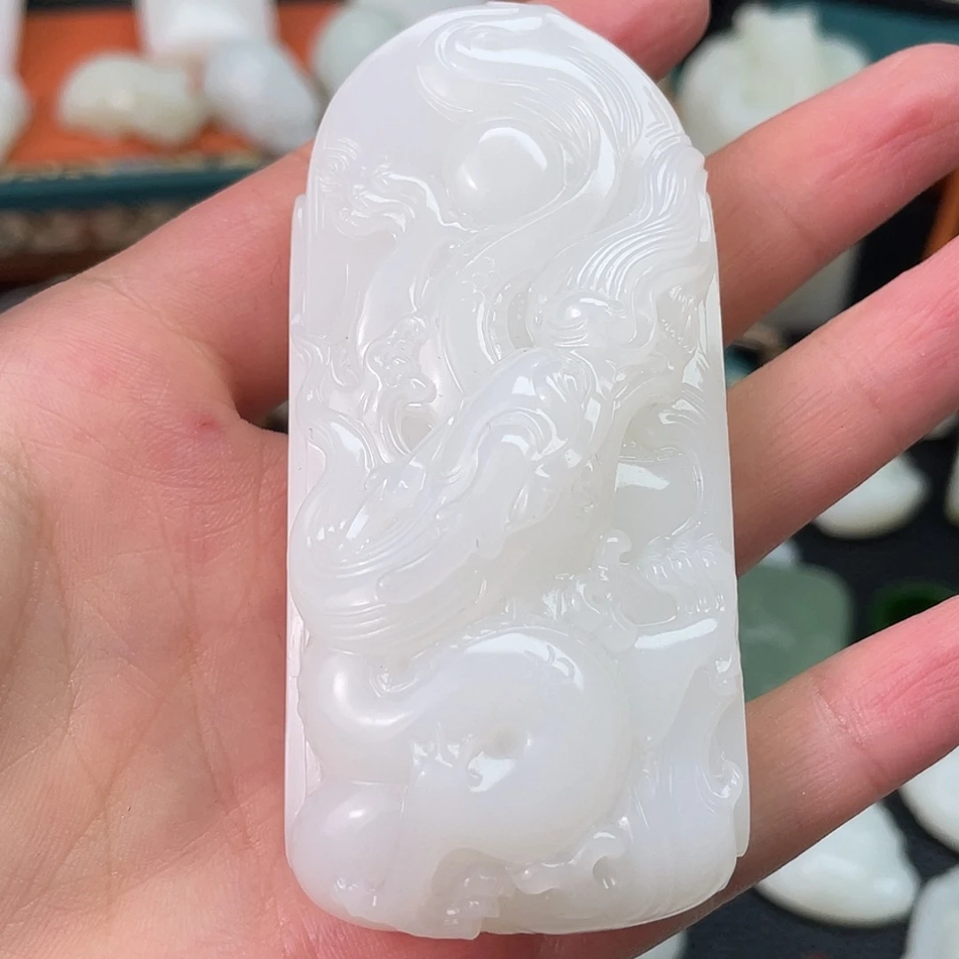 和田玉未镶嵌把件