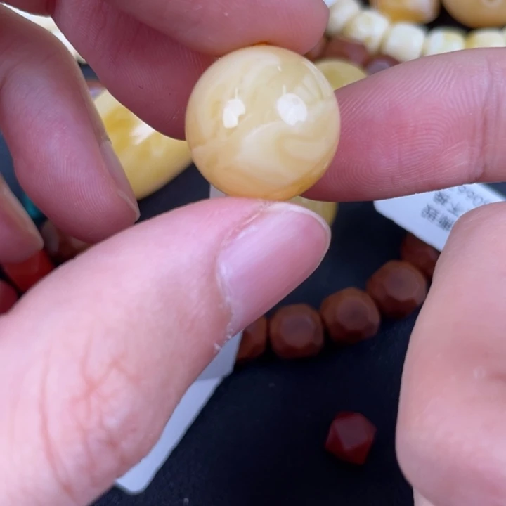 琥珀裸石未镶嵌天然23