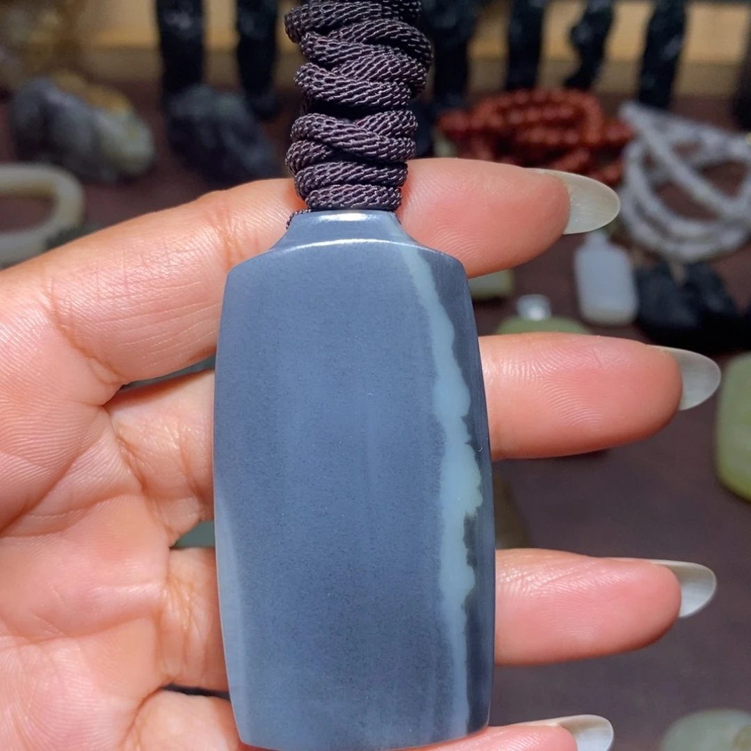 兜***转和田玉未镶嵌颈饰