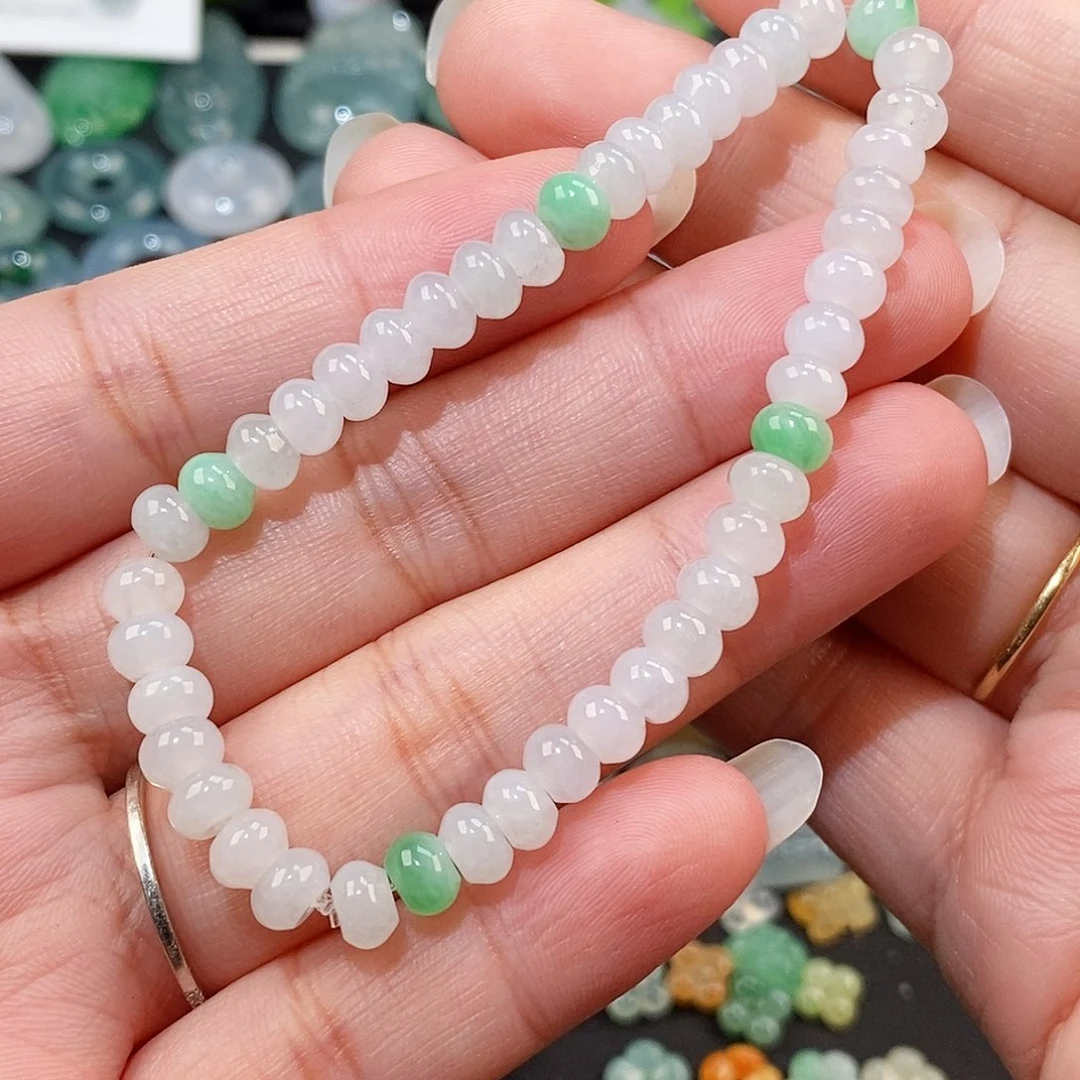 翡翠未镶嵌颈饰手串
