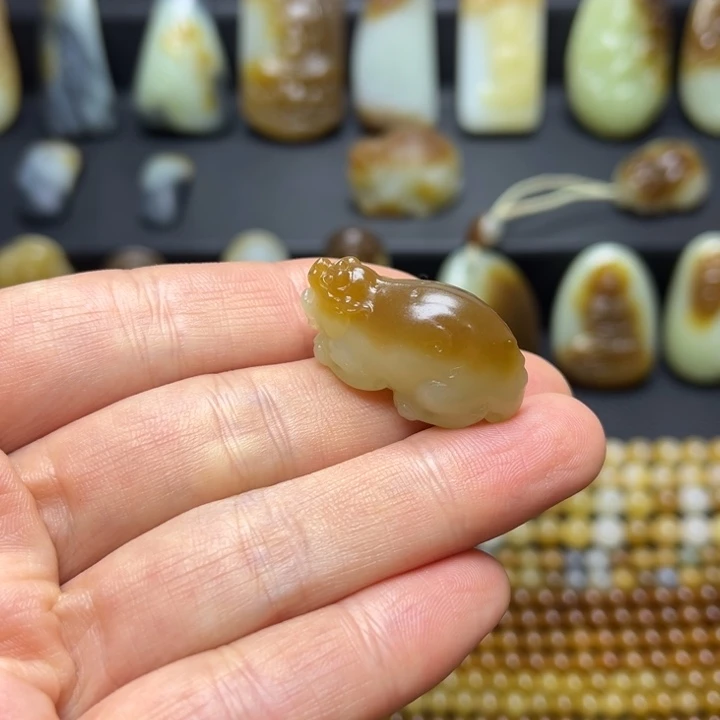 和田玉（糖玉）未镶嵌颈饰