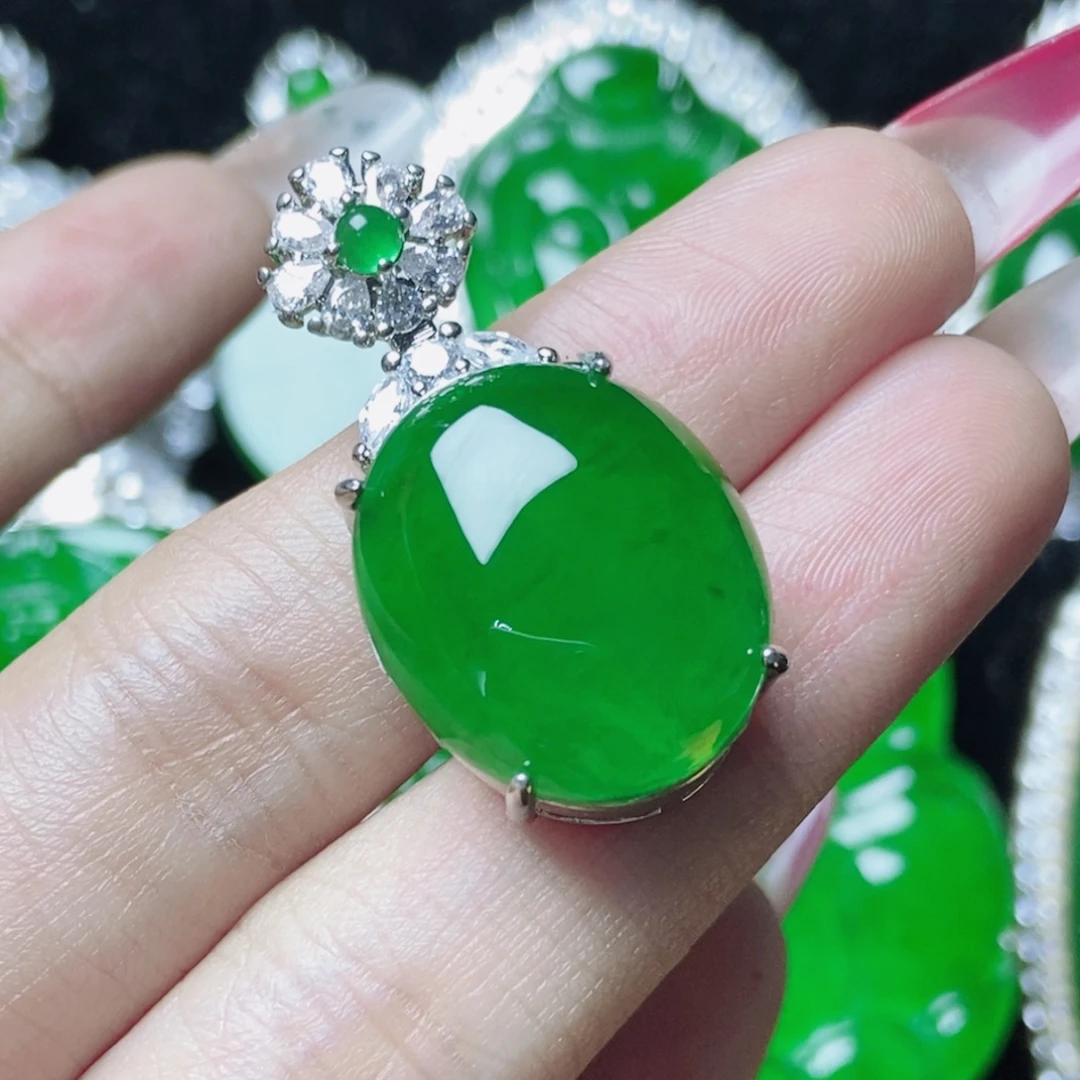 翡翠未镶嵌颈饰