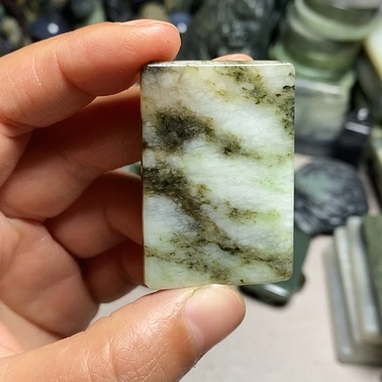 独山玉未镶嵌珠宝半成品