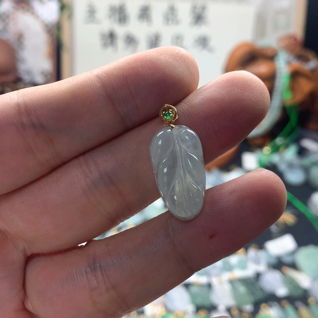 颈饰18K金镶嵌翡翠星*