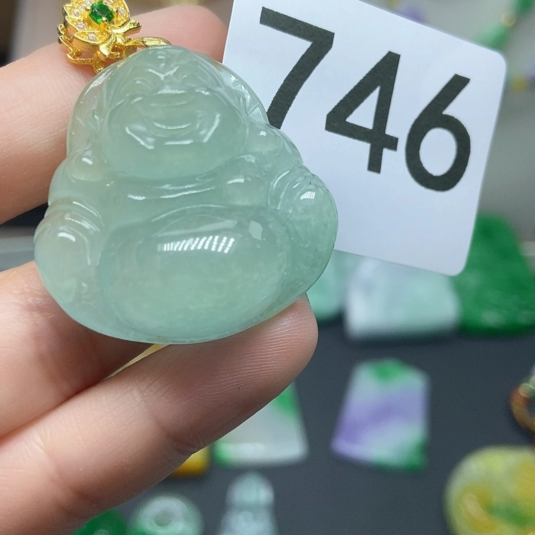 翡翠吊坠(赠链)未镶嵌