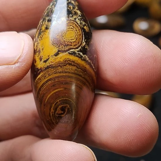 善***果玛瑙/玉髓未镶嵌颈饰