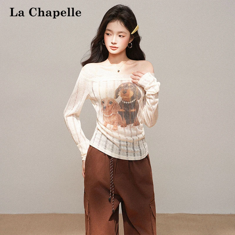 拉夏贝尔小狗印花蕾丝一字领拼接长袖T恤女秋季掐腰褶皱绝美上衣