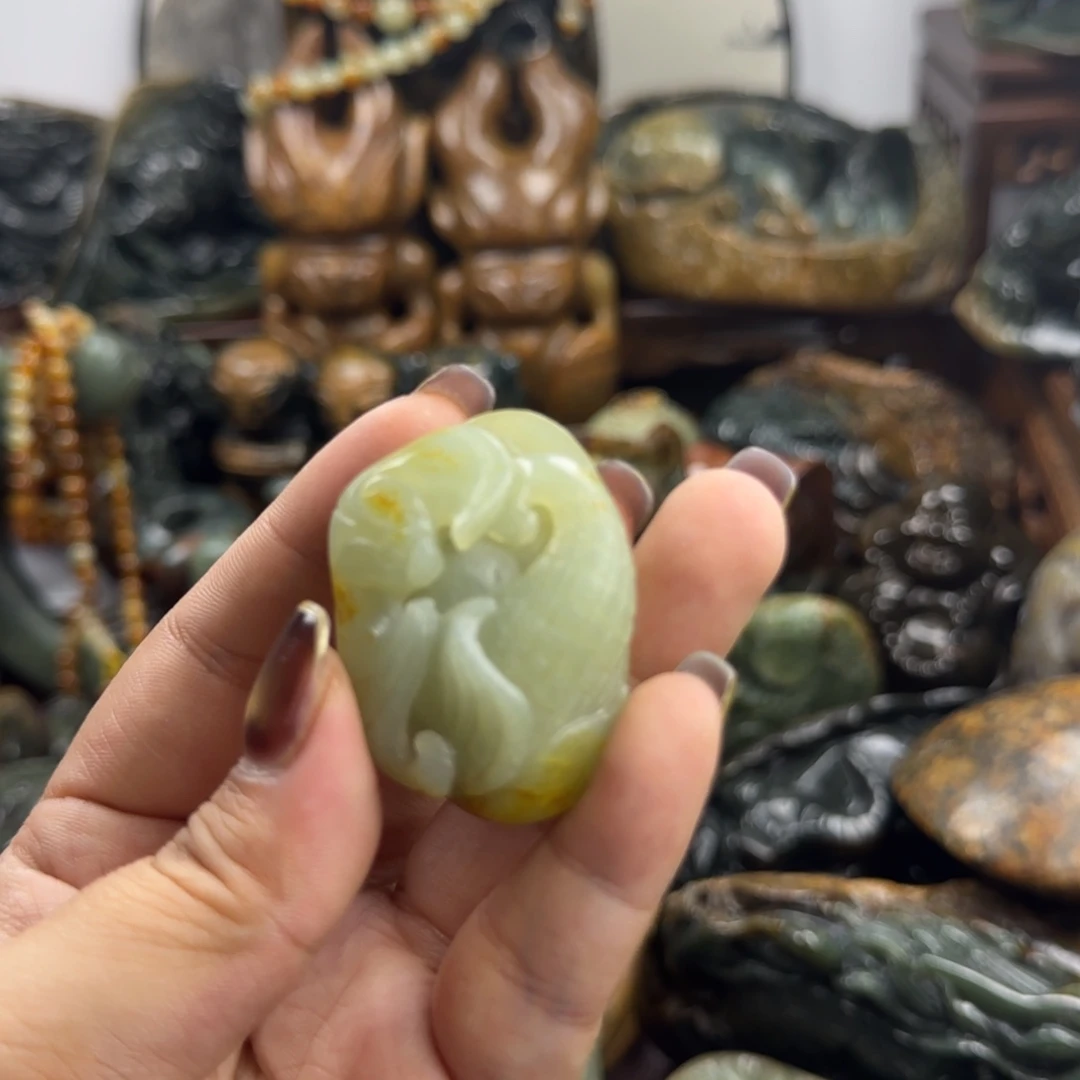 透闪石质玉未镶嵌珠宝奇石