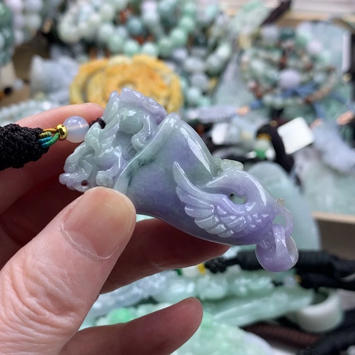 翡翠未镶嵌颈饰吊坠