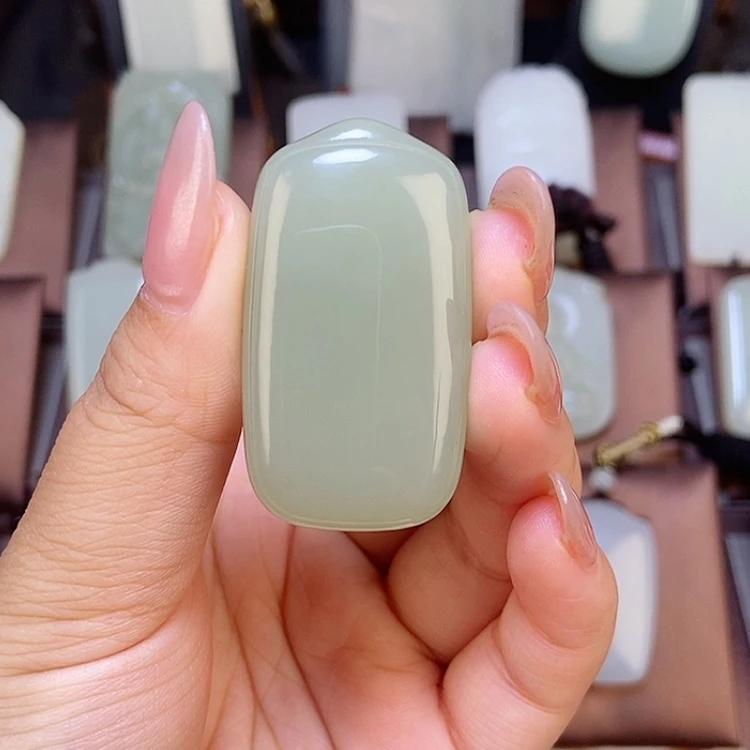 【闪购商品】颈饰未镶嵌和田玉