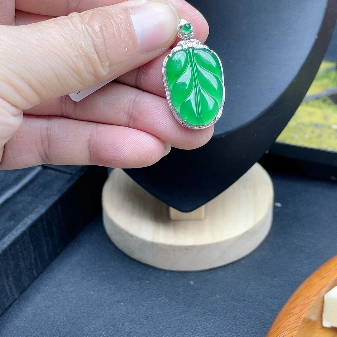 翡翠颈饰18K金镶嵌回流