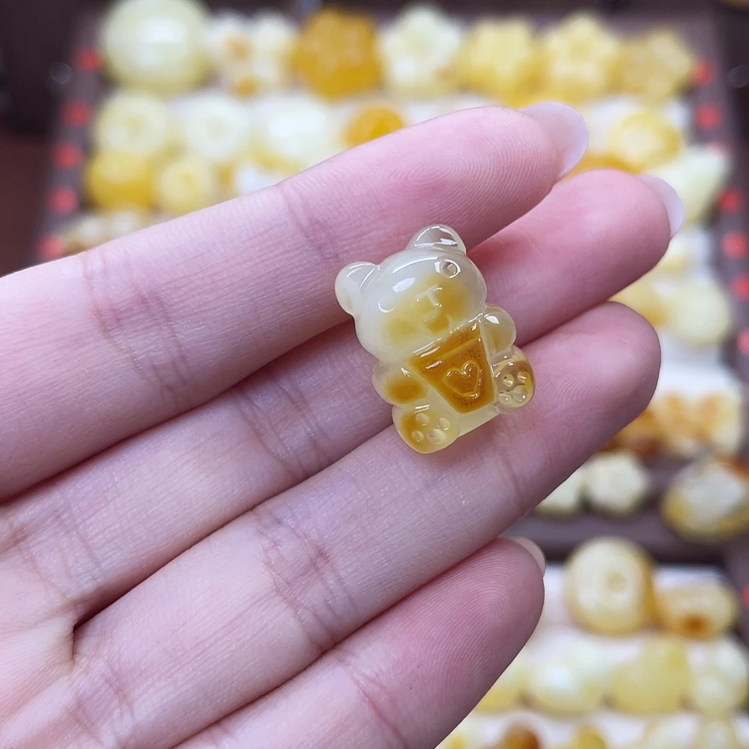 未镶嵌琥珀珠宝奇石小熊