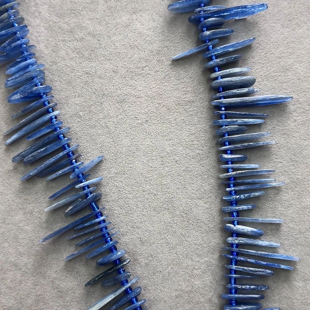 玛瑙/玉髓未镶嵌珠宝半成品蓝晶长牙一条