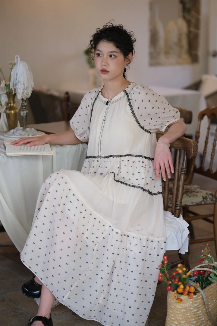 花边领撞色线波点剪花大摆法式文艺感公主裙D092521