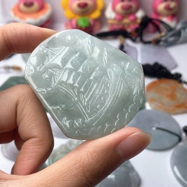 翡翠未镶嵌颈饰翡翠