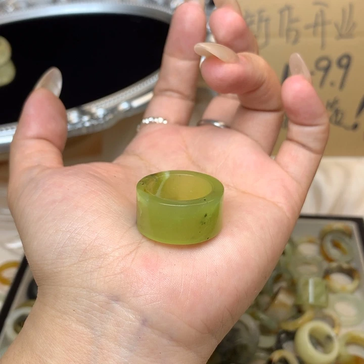 兮***曦合金蛇纹石玉戒指