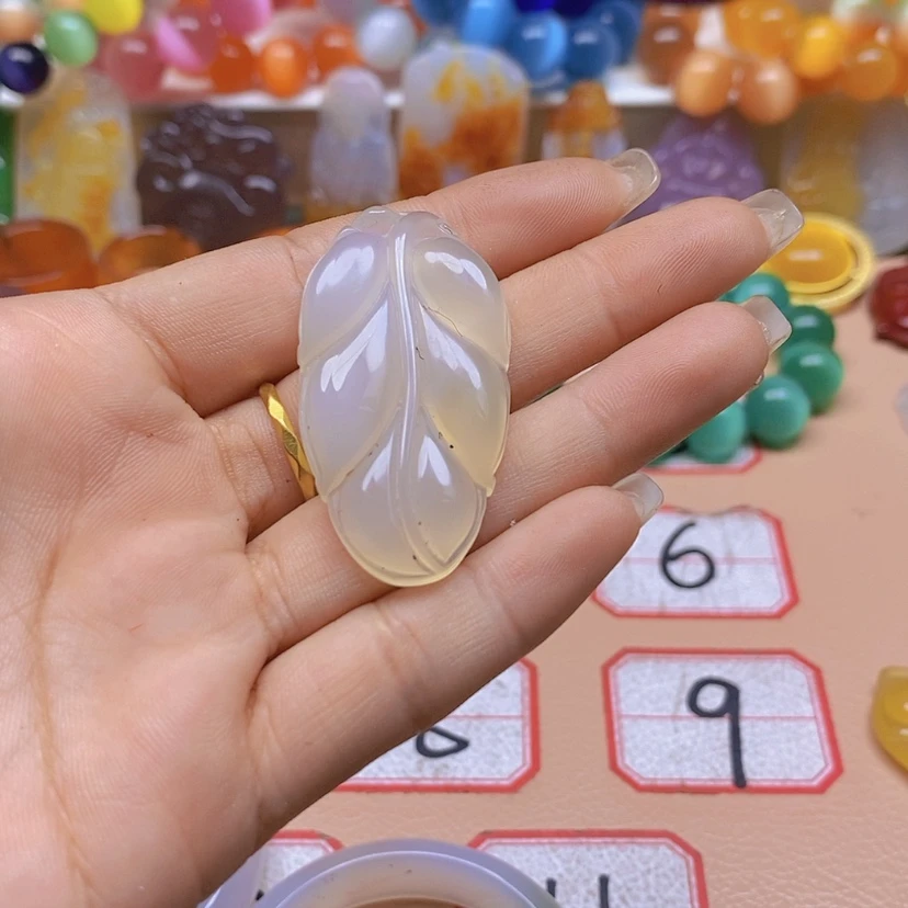 【闪购商品】玛瑙/玉髓颈饰未镶嵌苏*?