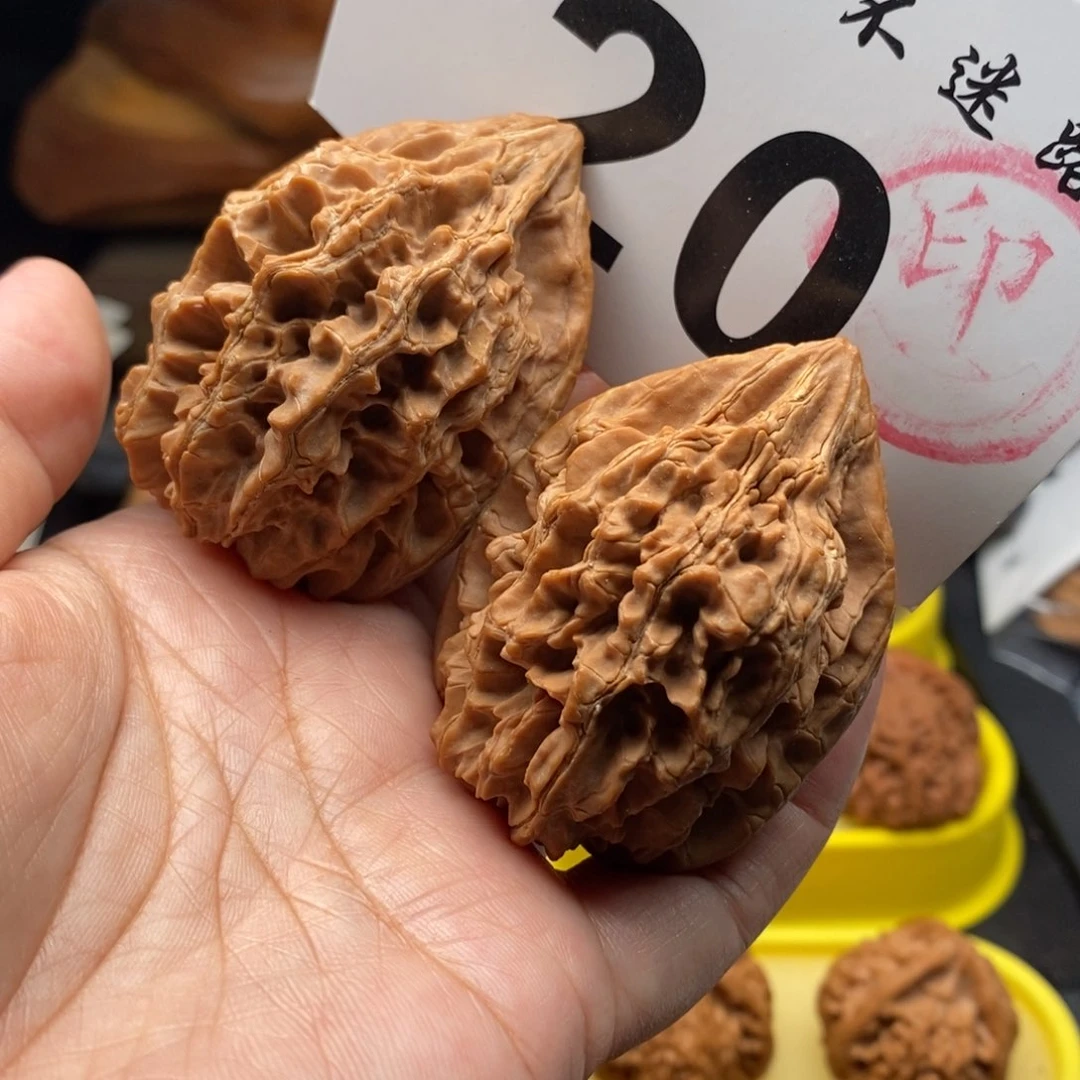 文玩核桃吊坠42通天塔