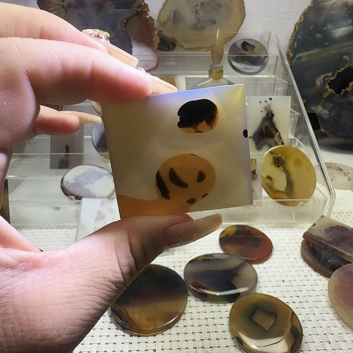 玛瑙/玉髓未镶嵌珠宝奇石