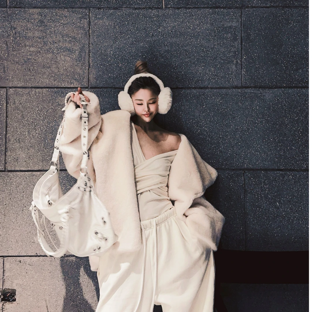 洪小妍自留超大翻领亲肤绒绒毛外套气质加厚秋冬冬季长款