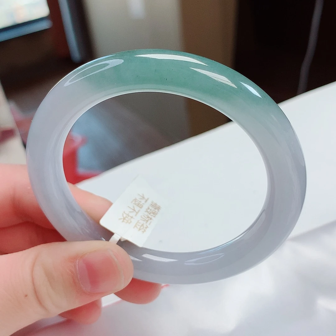 翡翠手镯未镶嵌天然翡翠A货