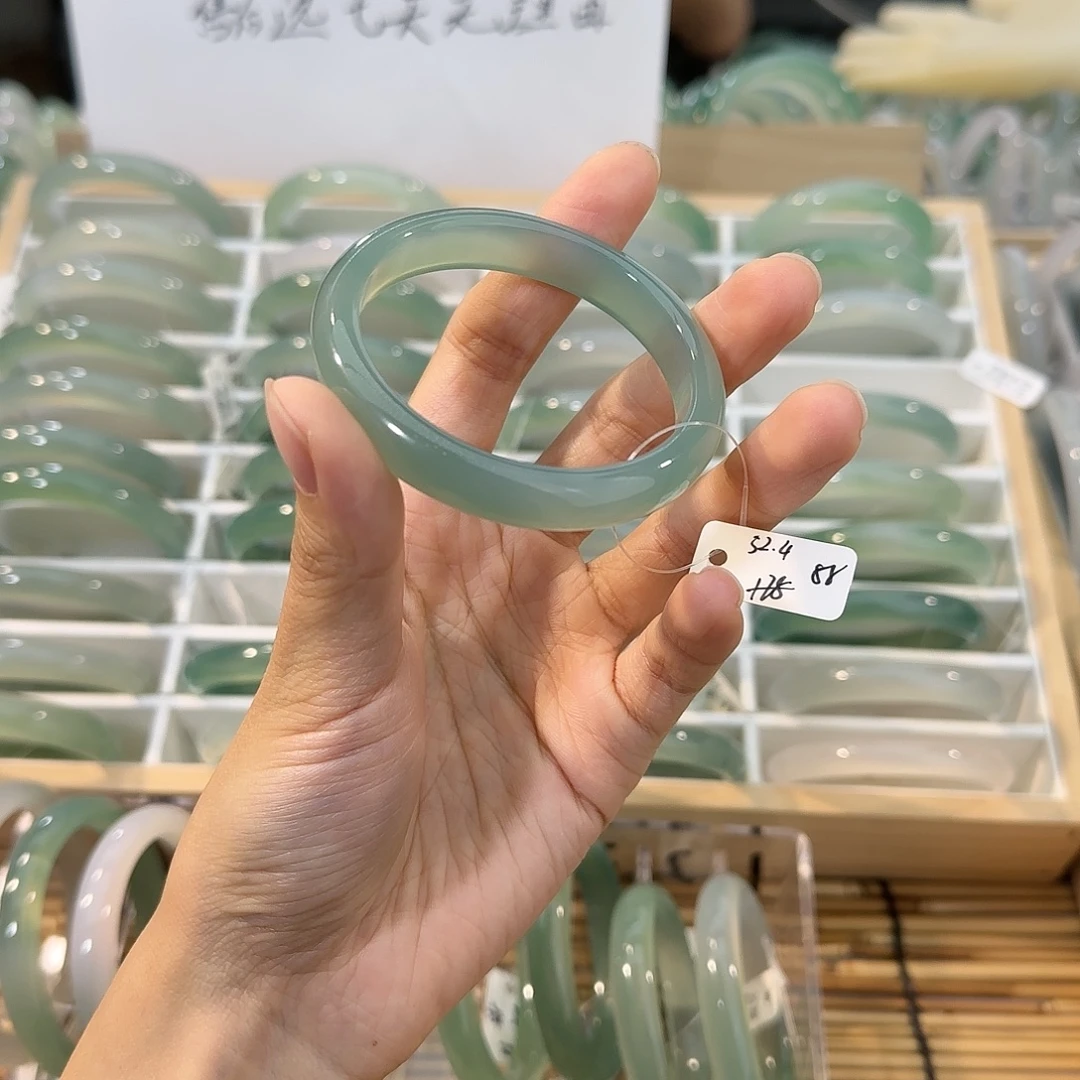 玛瑙/玉髓未镶嵌手镯圈口52.4